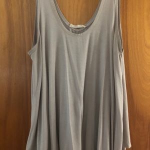 Light grey/lavender flowy tank